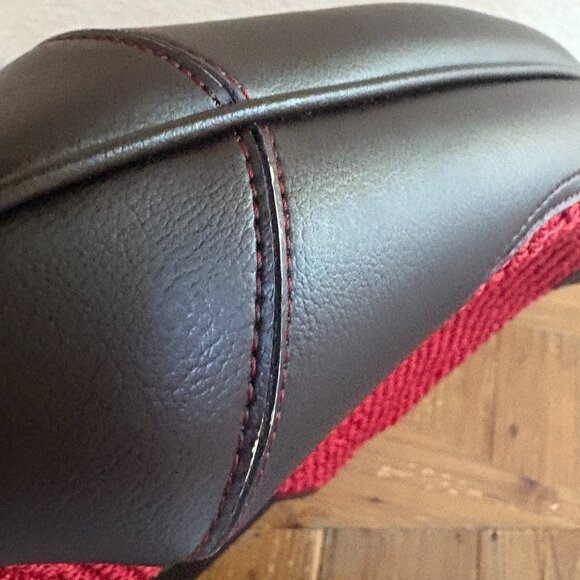 The Sak Red and Brown Crochet Shoulder Bag - Picture 11 of 15